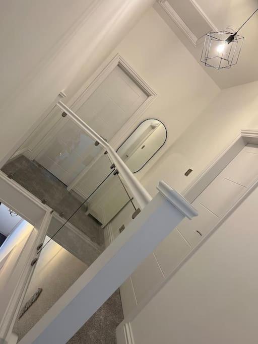 Villa Brand New Stunning Family House Blackpool Exterior foto